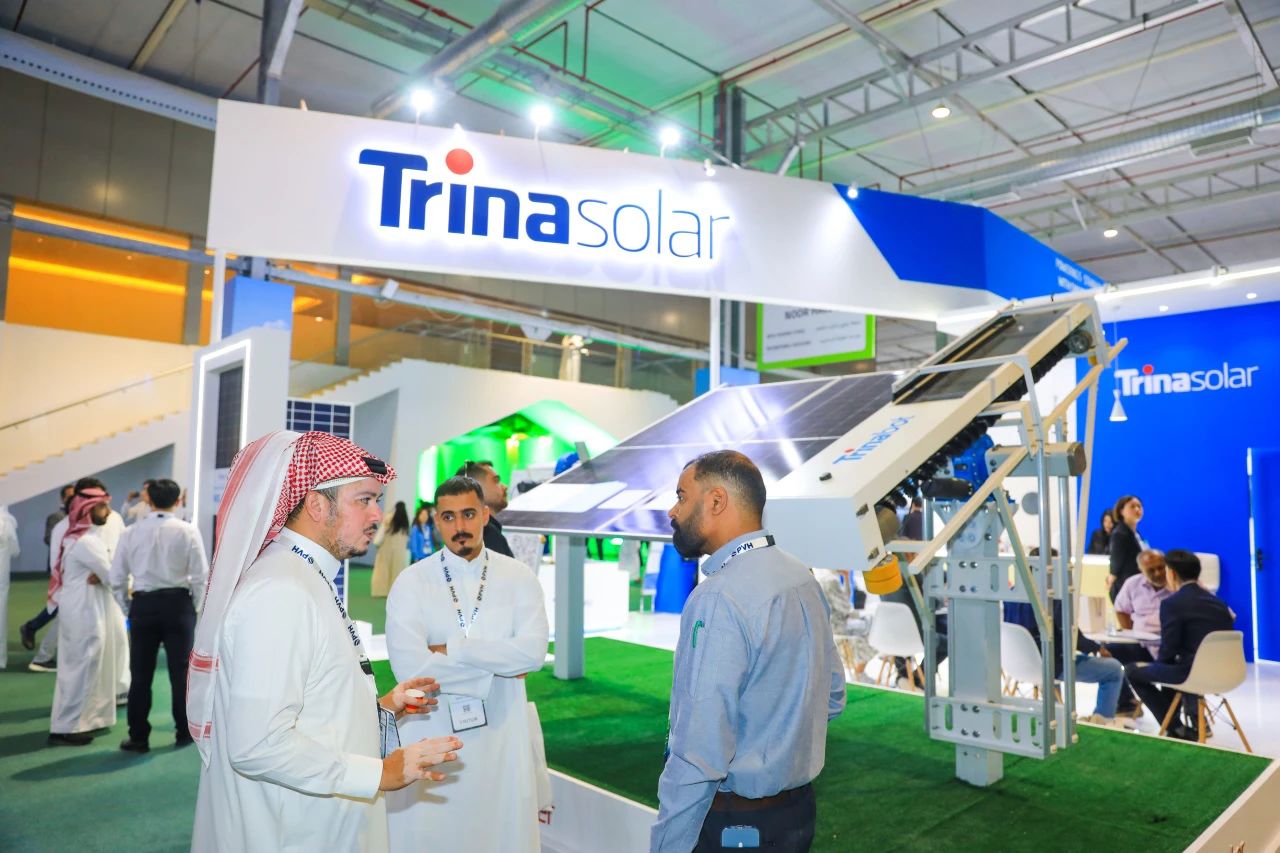Trinabot携手Tracker亮相KSA，助力中东绿色能源可持续发展